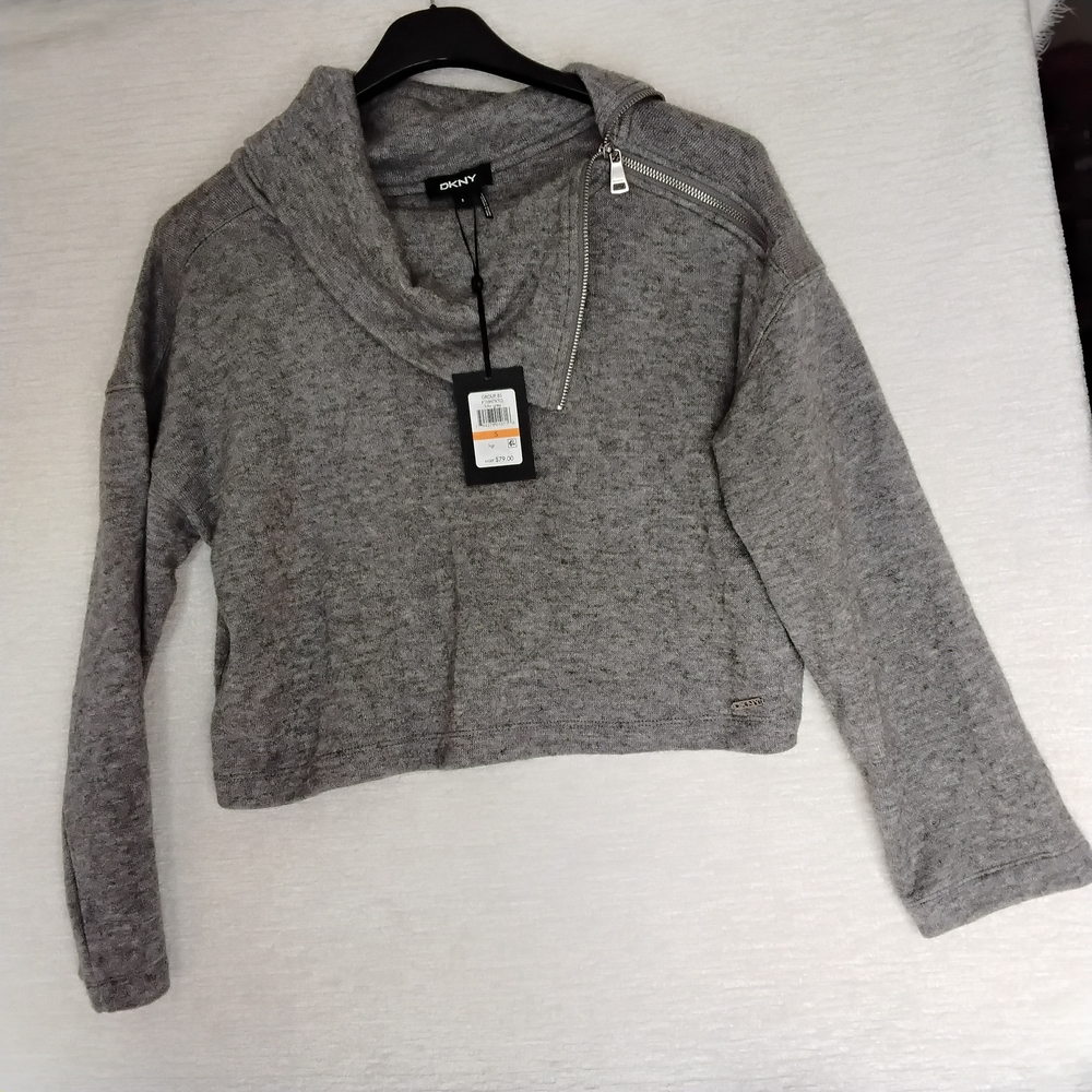 Donna Karen NY Gray Cropped  Sweater Size S. Zipper NWT - Picture 1 of 8